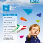 L'Italia prende il volo: gara di aeroplanini di carta