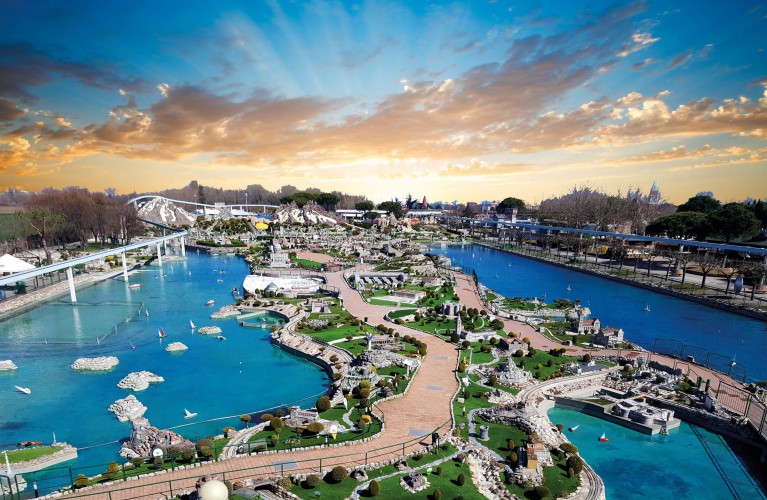 Italia in Miniatura 1° parco divertimento d'Italia - Campione del Servizio 2022