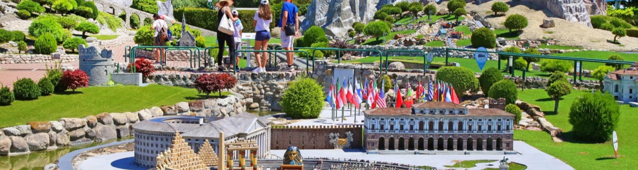 Notte Rosa nei parchi Costa 