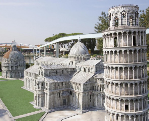 The leaning Tower in Pisa